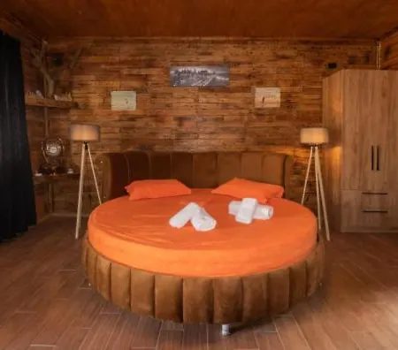 Olive Oasis 4 Camping Berat